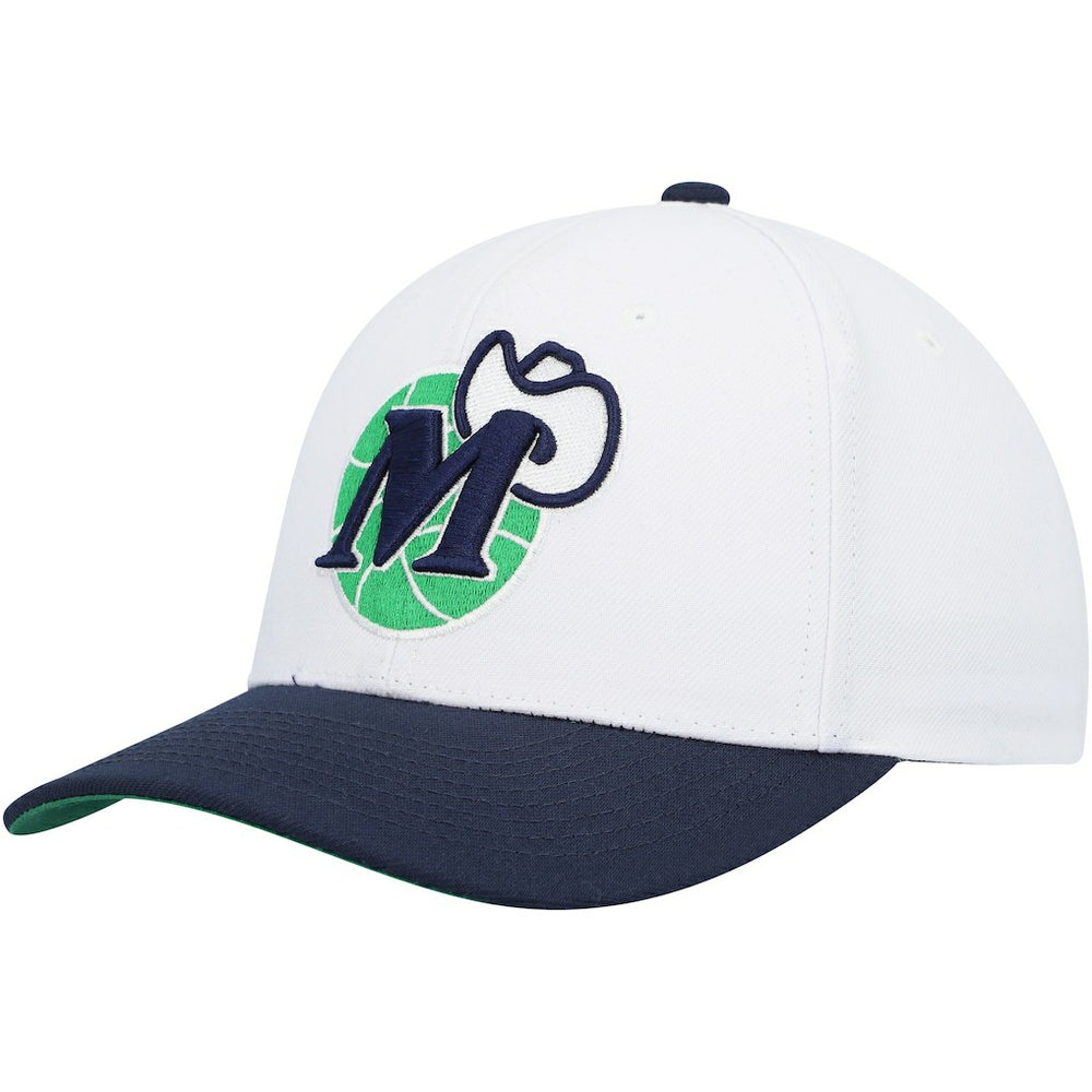 Dallas Mavericks Hardwood Classics Core 2-Tone 2.0 Pro Snapback Hat for sale White/Navy | Mitchell & Ness US