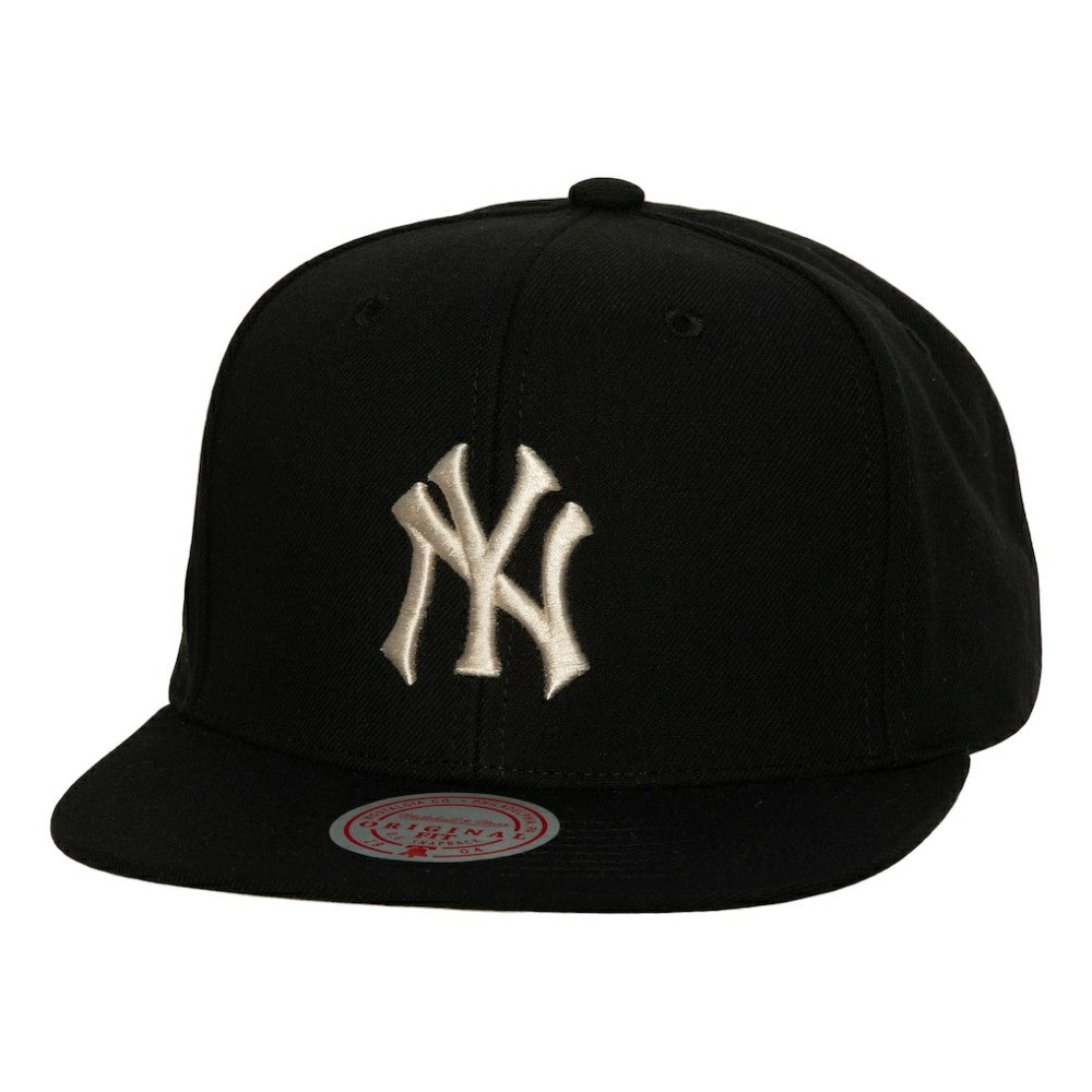 New York Yankees Mitchell & Ness Cooperstown Collection True Classics Snapback Hat - Black - Mitchell & Ness Lifestyle