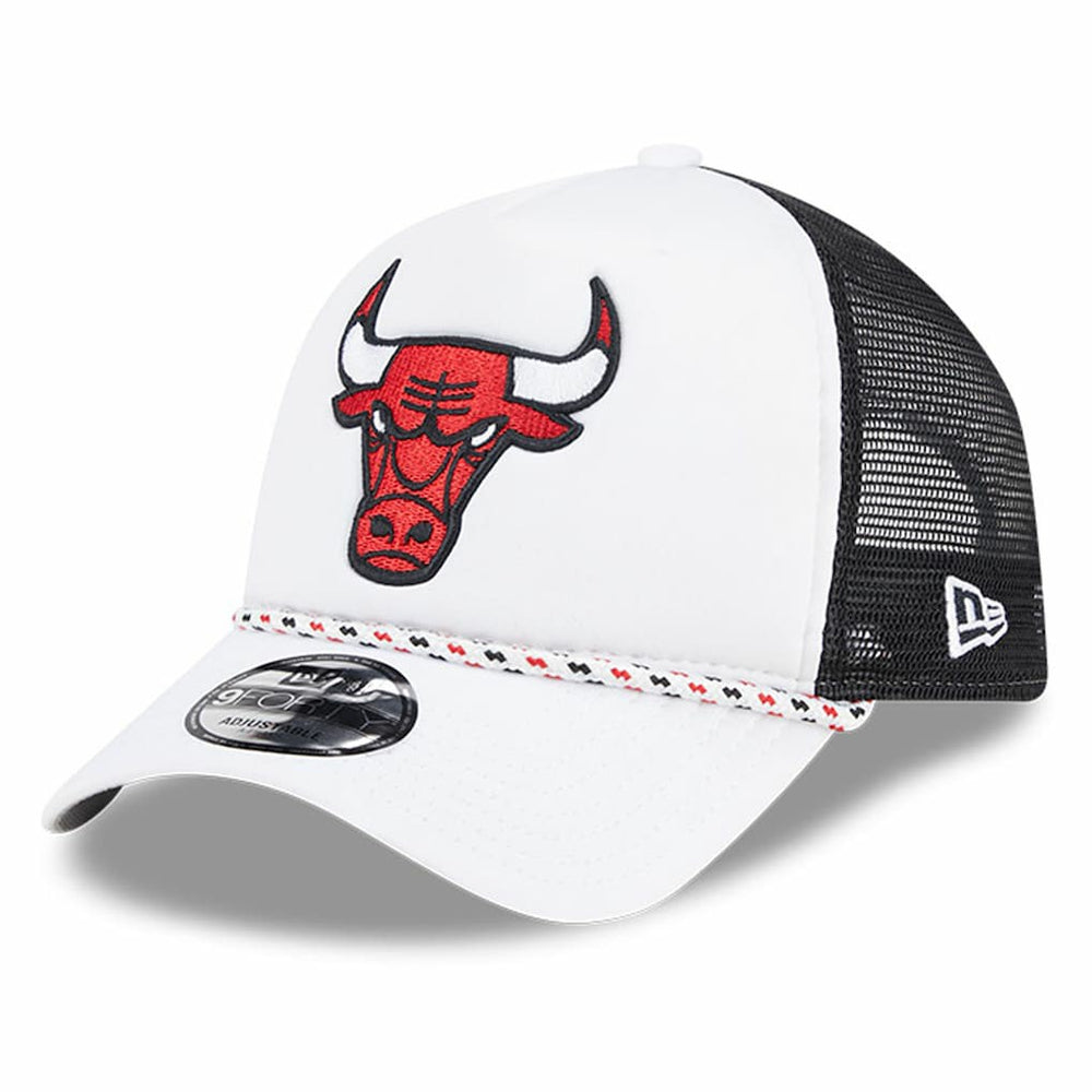 Chicago Bulls Court Sport Foam A-Frame 9FORTY Adjustable Trucker Hat White/Black | New Era online