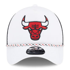 Chicago Bulls Court Sport Foam A-Frame 9FORTY Adjustable Trucker Hat White/Black | New Era online