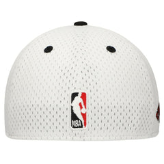 Chicago Bulls Throwback 2Tone 59FIFTY Fitted Hat White/Black | New Era Near Me