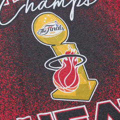 Miami Heat Hardwood Classics 2006 NBA Champions Champ City T-Shirt Red | Mitchell & Ness US