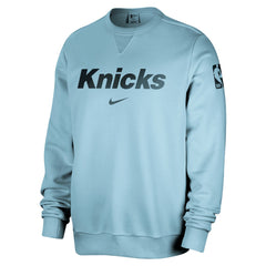 New York Knicks Courtside Standard Issue Performance Pullover Sweatshirt Light Blue | Nike Lifestyle