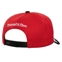 Chicago Bulls Underarch Two-Tone Pro Crown Snapback Hat Red/Black | Mitchell & Ness US