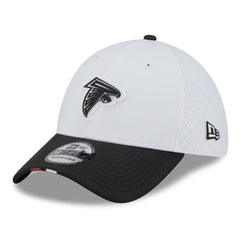 Atlanta Falcons New Era 2025 NFL Training Camp 39THIRTY Flex Hat White/Black