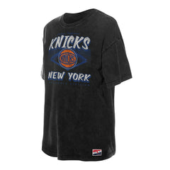 New York Knicks Women's Throwback Mineral Wash Oversized T-Shirt Black | New Era Lifestyle