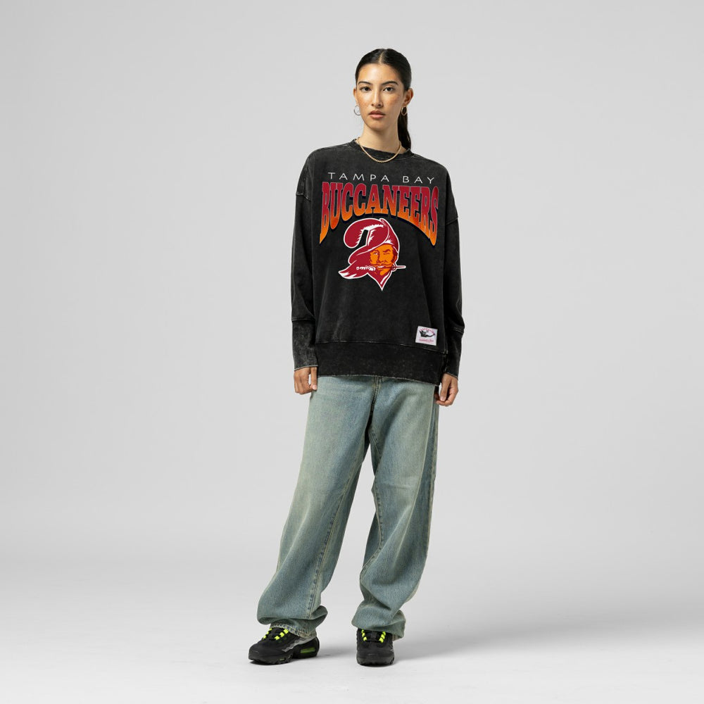 Mitchell & Ness Tampa Bay Buccaneers Women's Delineate Mineral Wash Crewneck Sweatshirt Black