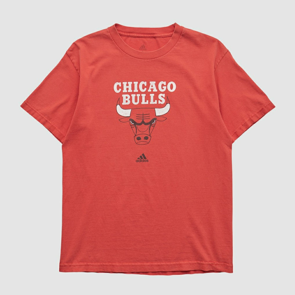 Chicago Bulls 2000s T-shirt for sale Red Vintage | Adidas Lifestyle