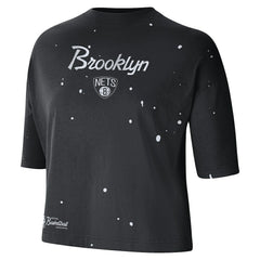 Brooklyn Nets Women's Courtside Splatter Cropped T-Shirt Black | Nike Lifestyle
