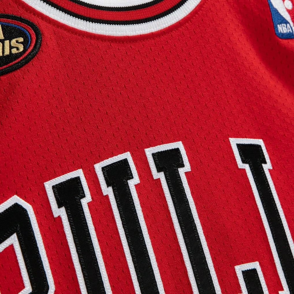 Chicago Bulls Authentic Jersey Road Finals Michael Jordan 1997-98 | Mitchell & Ness Lifestyle