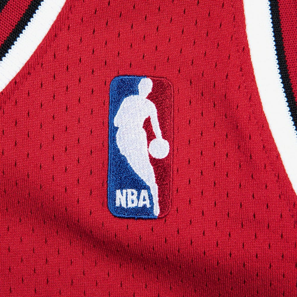 Chicago Bulls Authentic Jersey Road Finals Michael Jordan 1997-98 | Mitchell & Ness Lifestyle