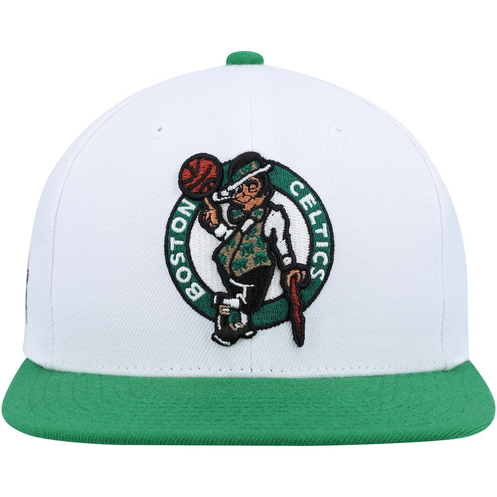 Boston Celtics Side Core 2.0 Snapback Hat White/Green | Mitchell & Ness Lifestyle