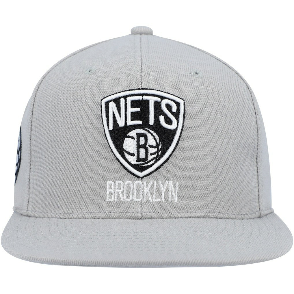 Brooklyn Nets Side Core 2.0 Snapback Hat Gray | Mitchell & Ness