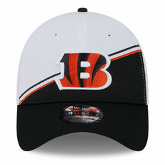 Cincinnati Bengals New Era 2023 Sideline 39THIRTY Flex Hat White/Black