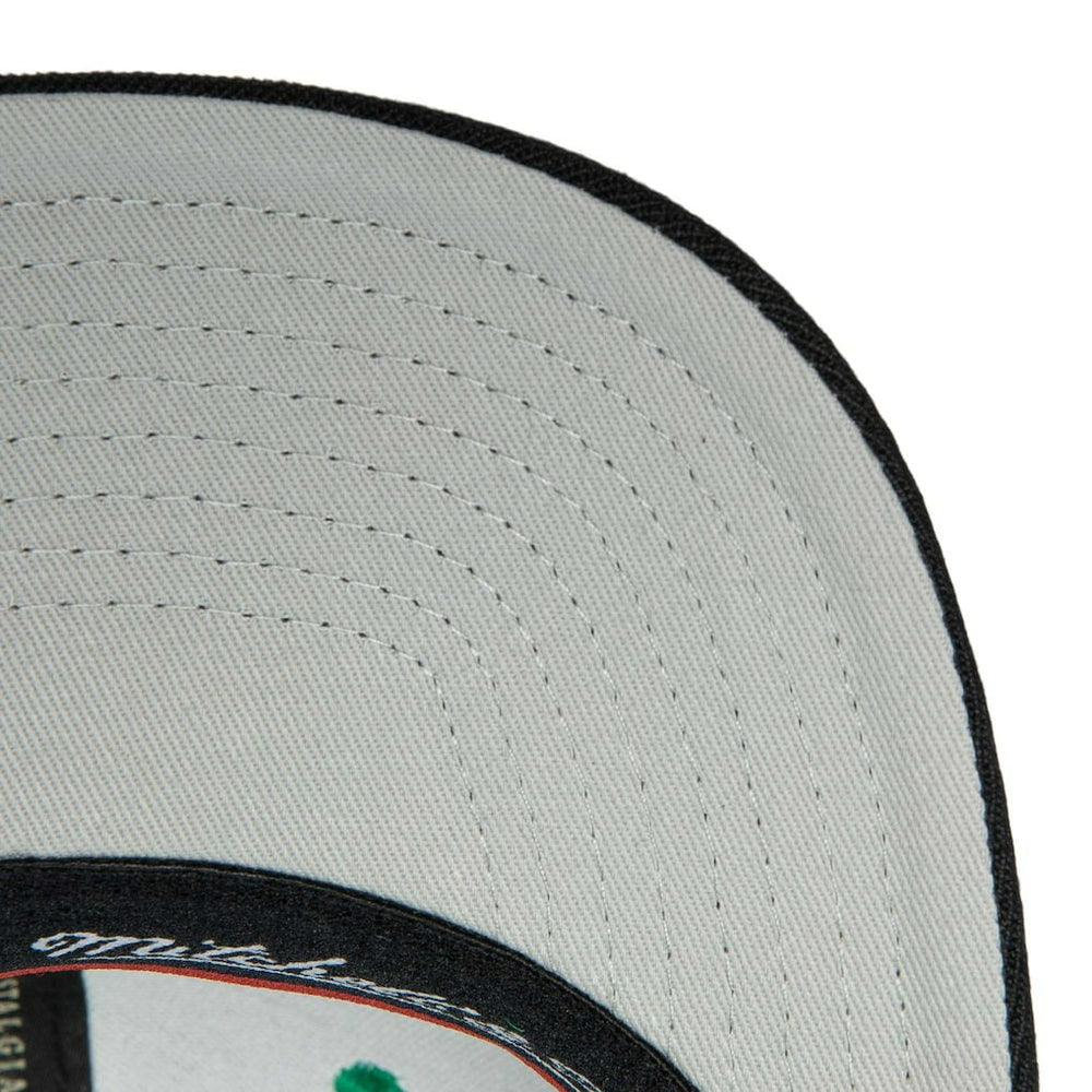 Boston Celtics MVP Team Two-Tone 2.0 Stretch-Snapback Hat Kelly Green/Black | Mitchell & Ness Lifestyle