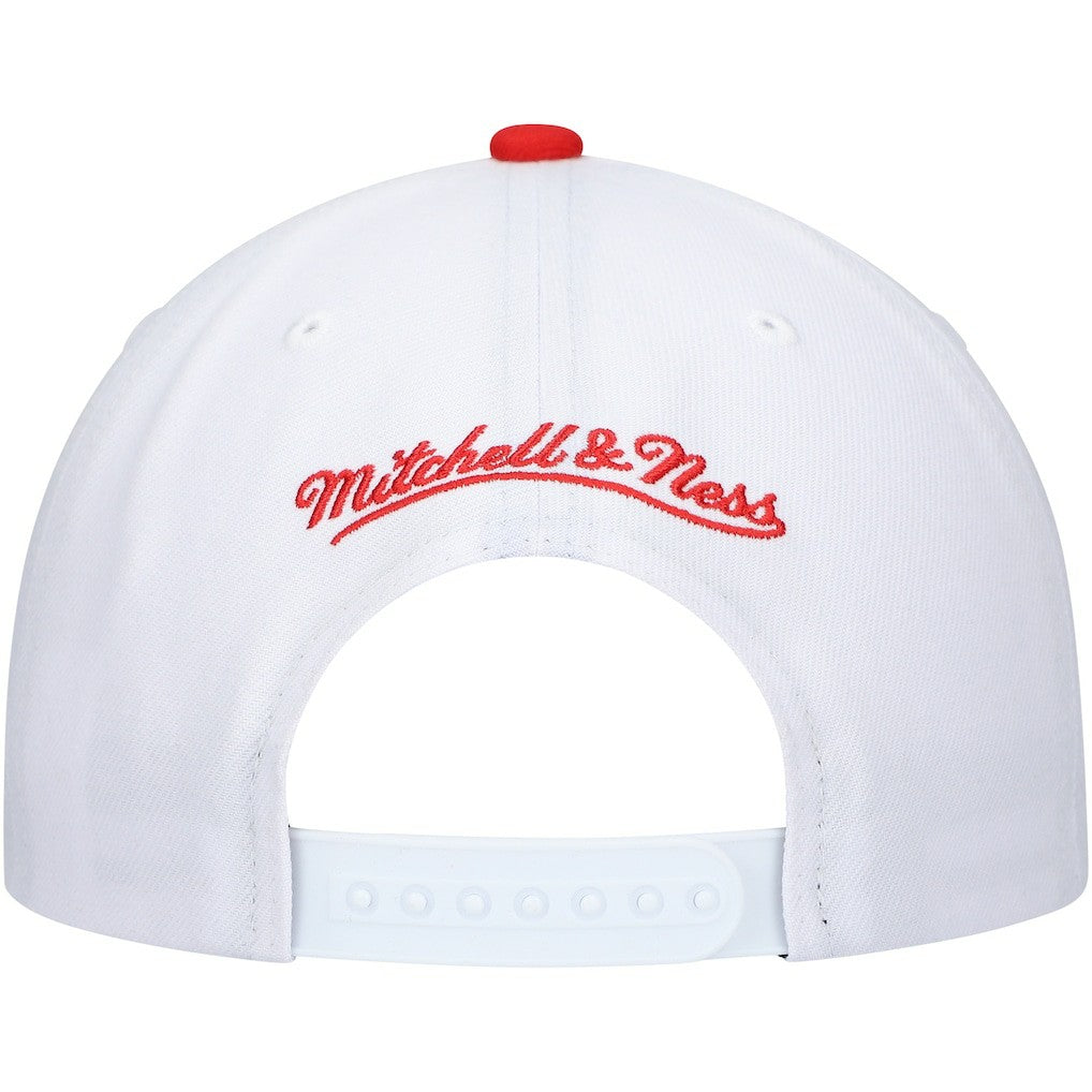Chicago Bulls Hardwood Classics Core 2-Tone 2.0 Pro Snapback Hat White/Red | Mitchell & Ness Lifestyle