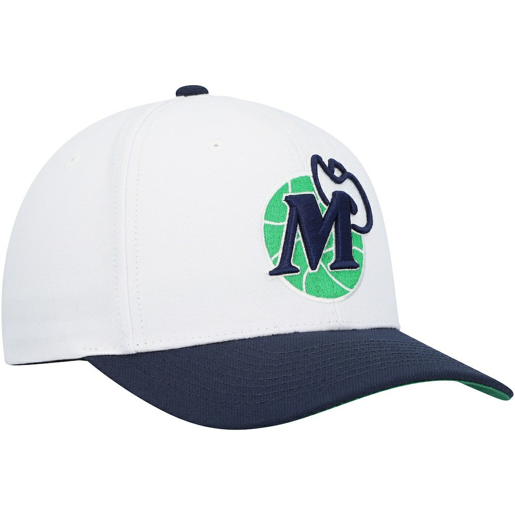 Dallas Mavericks Hardwood Classics Core 2-Tone 2.0 Pro Snapback Hat for sale White/Navy | Mitchell & Ness US