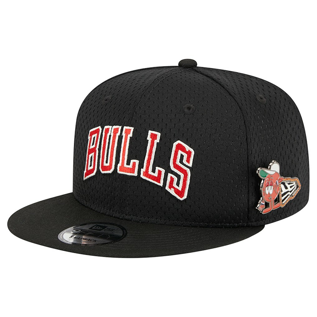 Chicago Bulls Post-Up Pin Mesh 9FIFTY Snapback Hat Black | New Era
