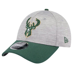 Milwaukee Bucks Active Digi-Tech Two-Tone 9FORTY Adjustable Hat Heather Gray/Hunter Green | New Era