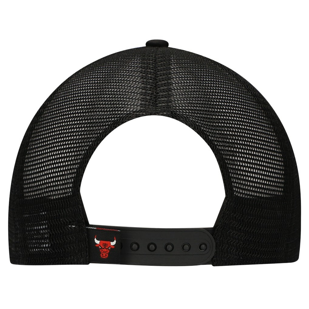 Chicago Bulls Youth Court Sport Mascot 9FIFTY Snapback Hat White/Black | New Era outlet
