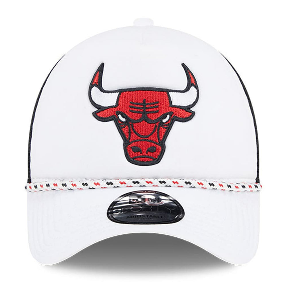 Chicago Bulls Court Sport Foam A-Frame 9FORTY Adjustable Trucker Hat White/Black | New Era online
