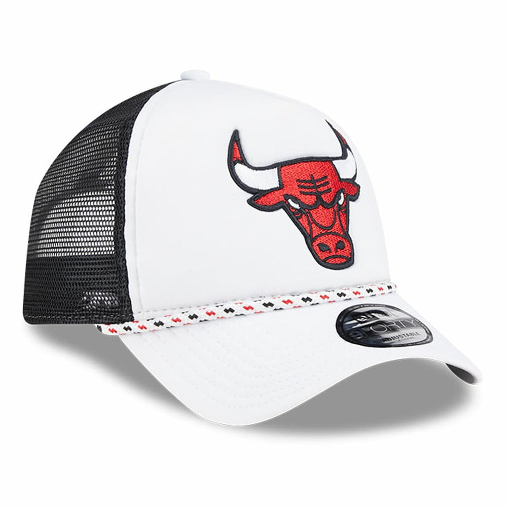 Chicago Bulls Court Sport Foam A-Frame 9FORTY Adjustable Trucker Hat White/Black | New Era online