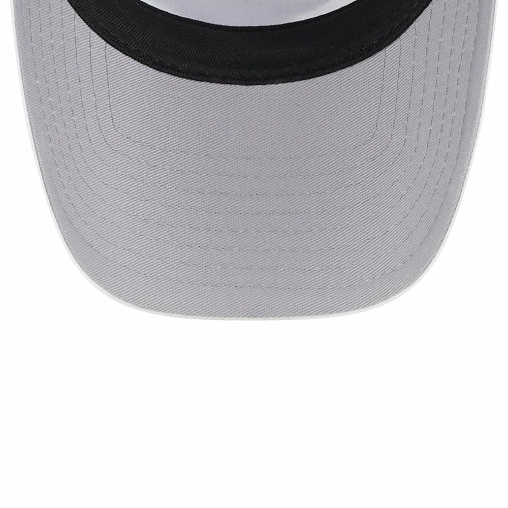 Chicago Bulls Court Sport Foam A-Frame 9FORTY Adjustable Trucker Hat White/Black | New Era online