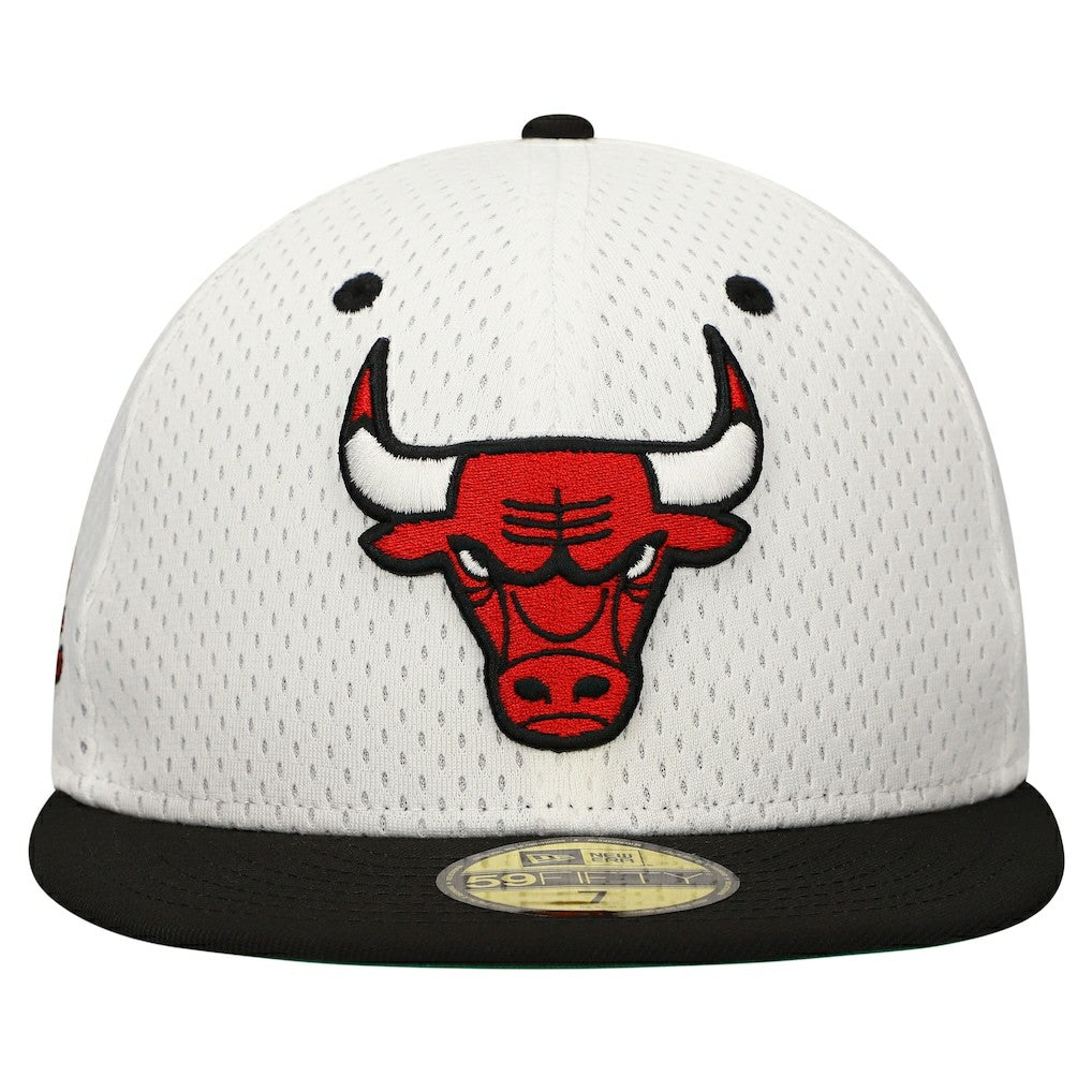 Chicago Bulls Throwback 2Tone 59FIFTY Fitted Hat White/Black | New Era Near Me