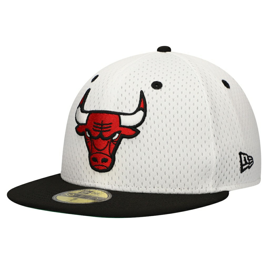 Chicago Bulls Throwback 2Tone 59FIFTY Fitted Hat White/Black | New Era Near Me