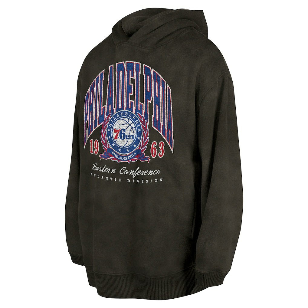 Philadelphia 76ers Unisex Oversized Essentials Pigment Wash Fleece Pullover Hoodie Charcoal | New Era Lifestyle