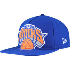 New York Knicks Oversized Puff Print Logo Golfer Snapback Hat Blue | New Era US