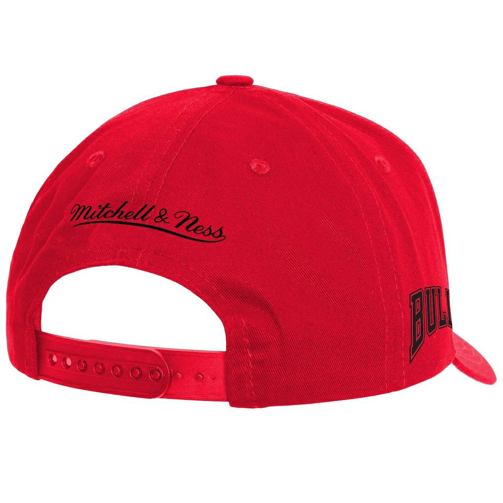 Chicago Bulls Fire Red Pro Crown Snapback Hat Red | Mitchell & Ness Lifestyle