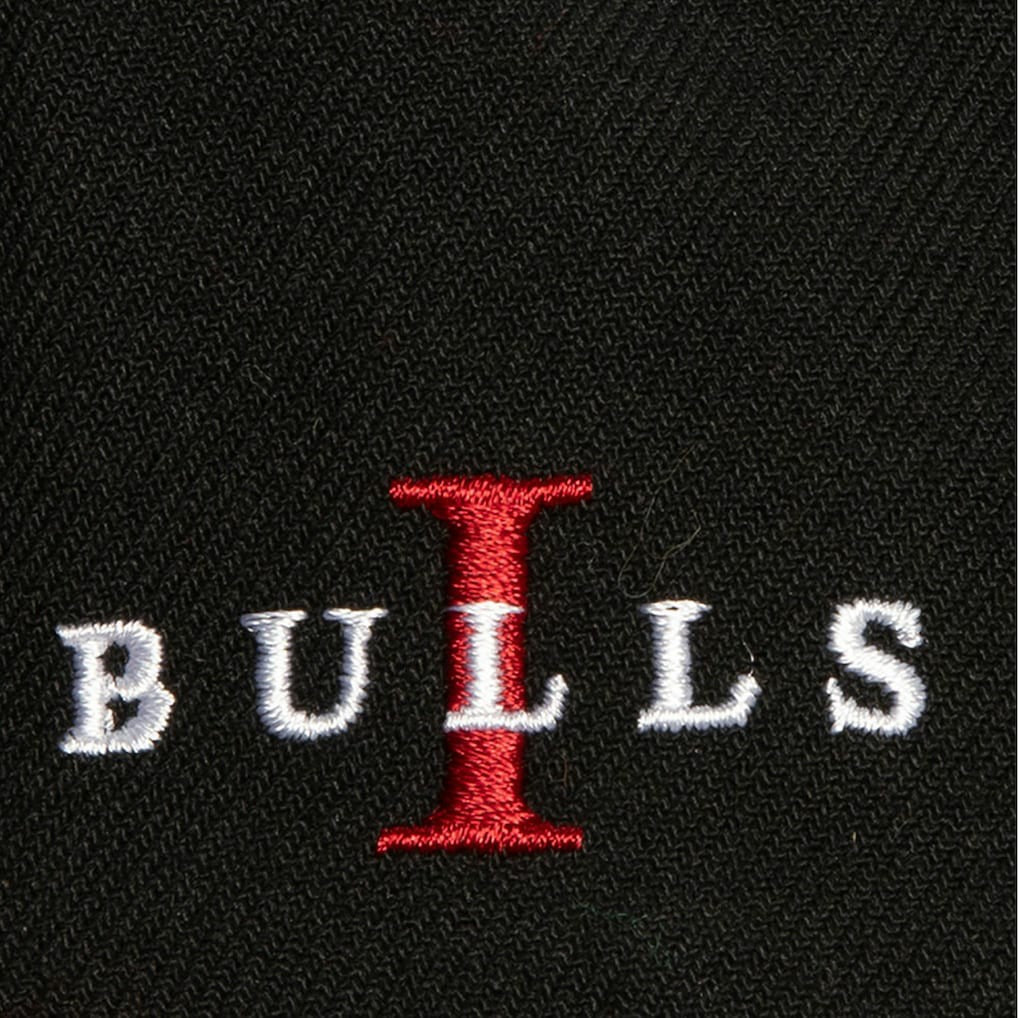 Chicago Bulls Core Snapback Hat White/Red | Mitchell & Ness Lifestyle