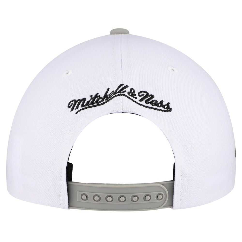 Chicago Bulls Core Snapback Hat White | Mitchell & Ness US