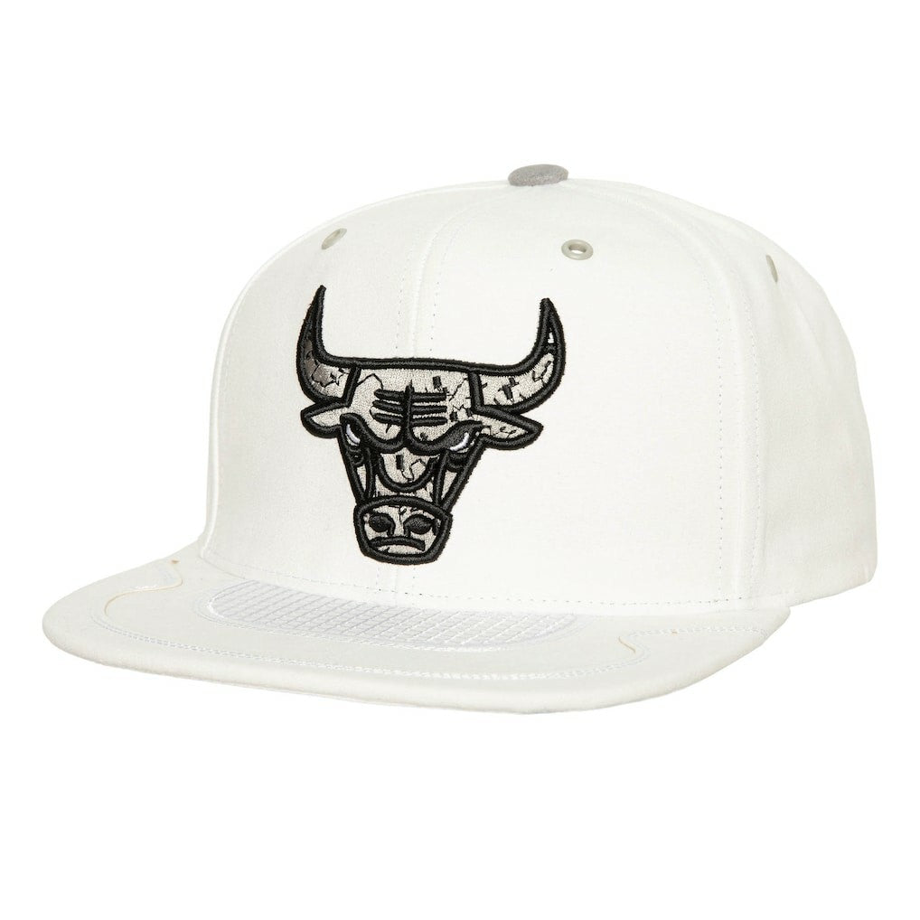 Chicago Bulls Day 4 Snapback Hat White | Mitchell & Ness online