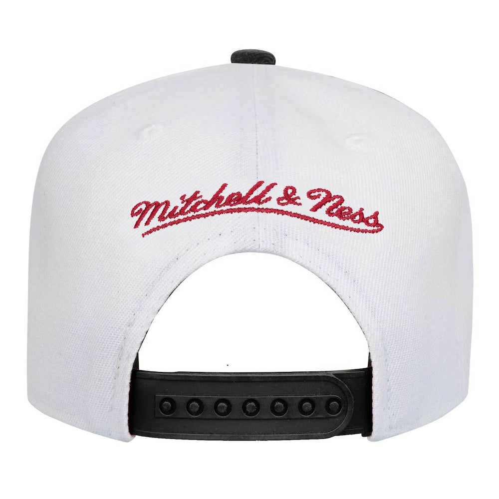 Chicago Bulls Youth Wave Runner Snapback Hat White | Mitchell & Ness Lifestyle