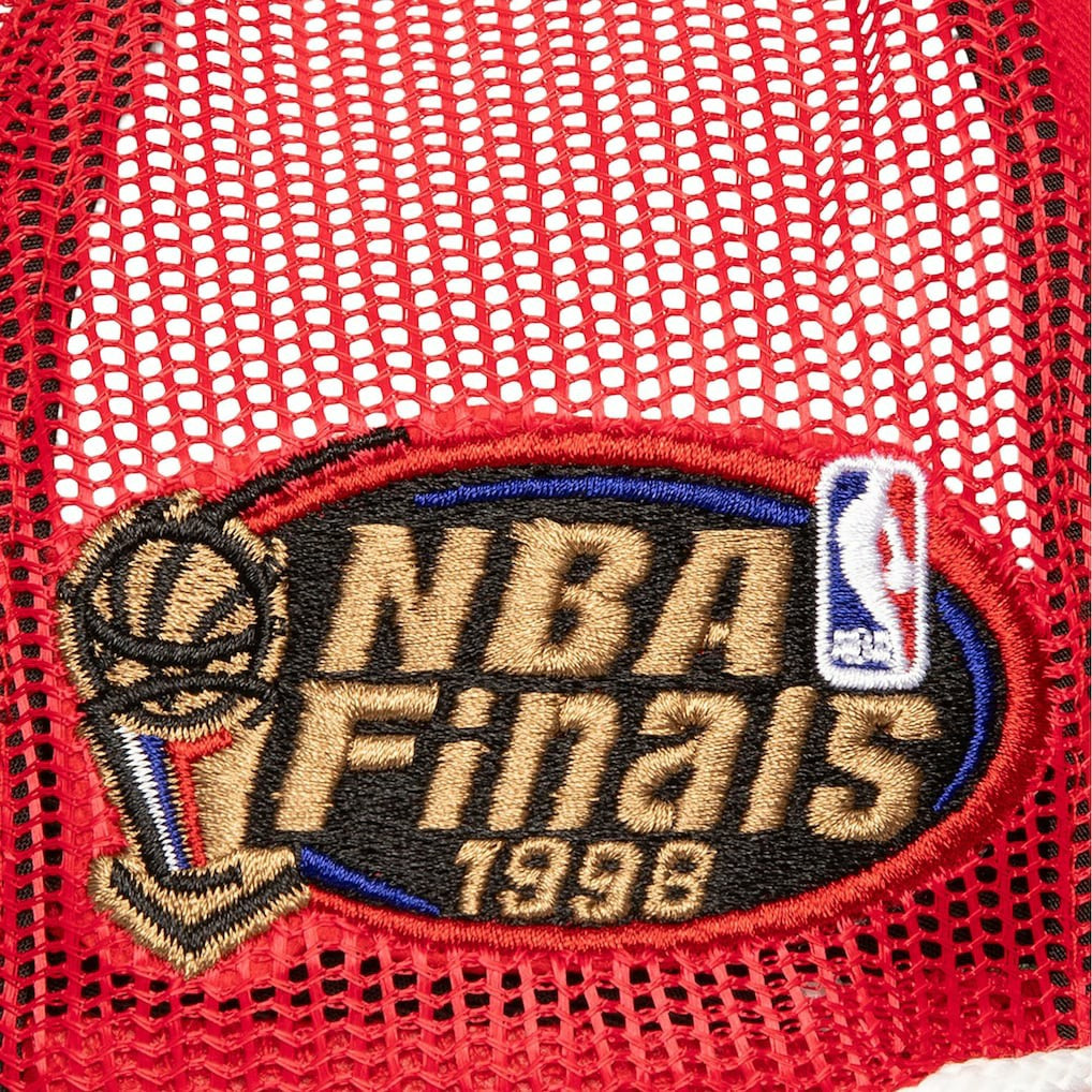Chicago Bulls Roper Meshback Trucker Snapback Hat Red | Mitchell & Ness