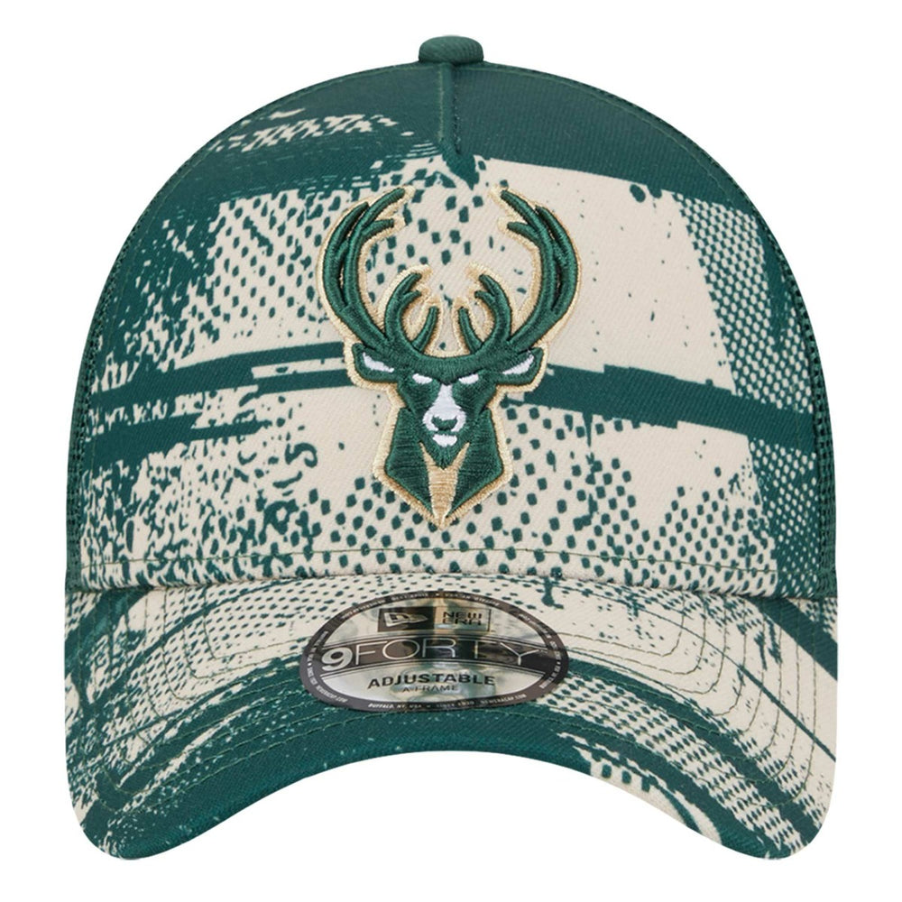 Milwaukee Bucks Tip Off A-Frame Trucker 9FORTY Adjustable Hat Hunter Green/Cream | New Era outlet