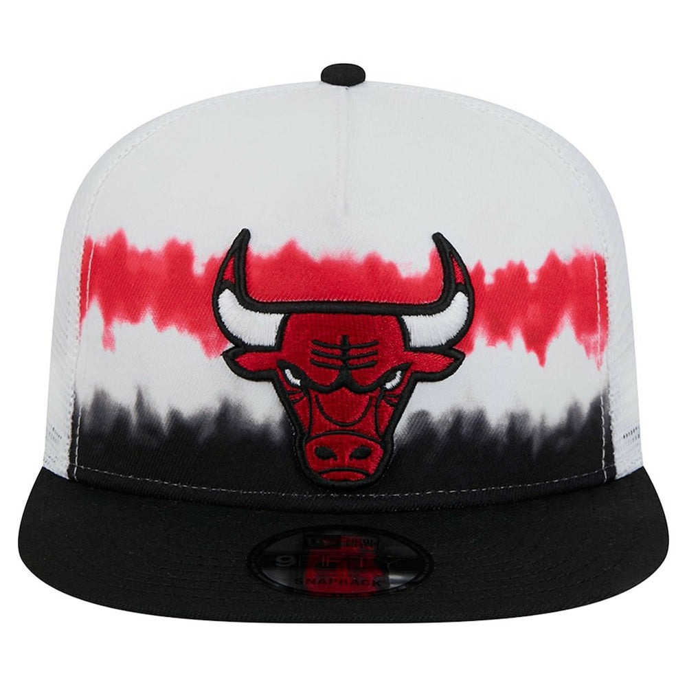 Chicago Bulls Dip-Dye 9FIFTY A-Frame Trucker Snapback Hat White/Black | New Era Lifestyle