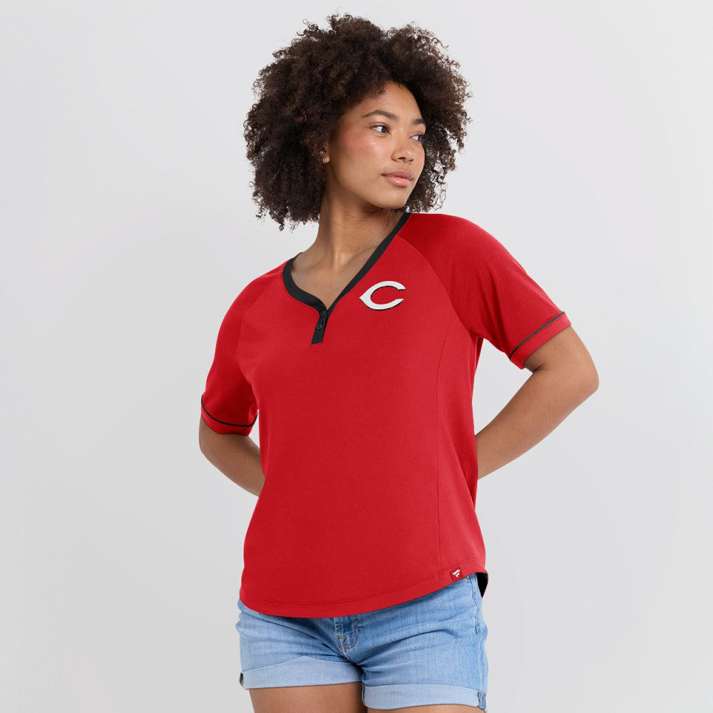Cincinnati Reds Fanatics Women's League Diva Star Raglan V-Neck T-Shirt - Red - Fanatics Lifestyle