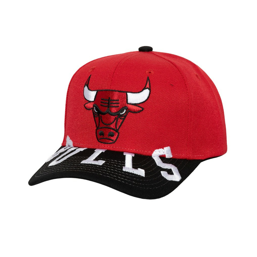 Chicago Bulls Underarch Two-Tone Pro Crown Snapback Hat Red/Black | Mitchell & Ness US
