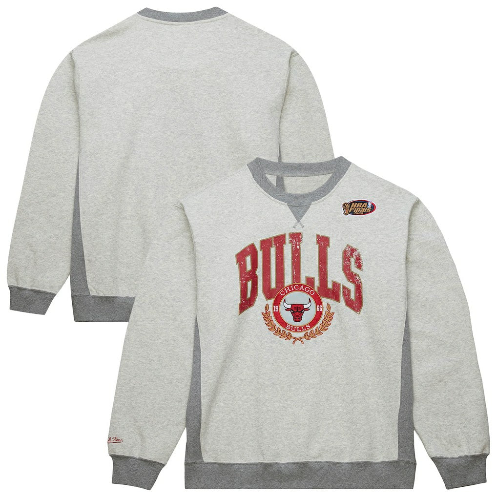 Chicago Bulls Vintage Logo Pullover Sweatshirt Heather Gray | Mitchell & Ness Lifestyle