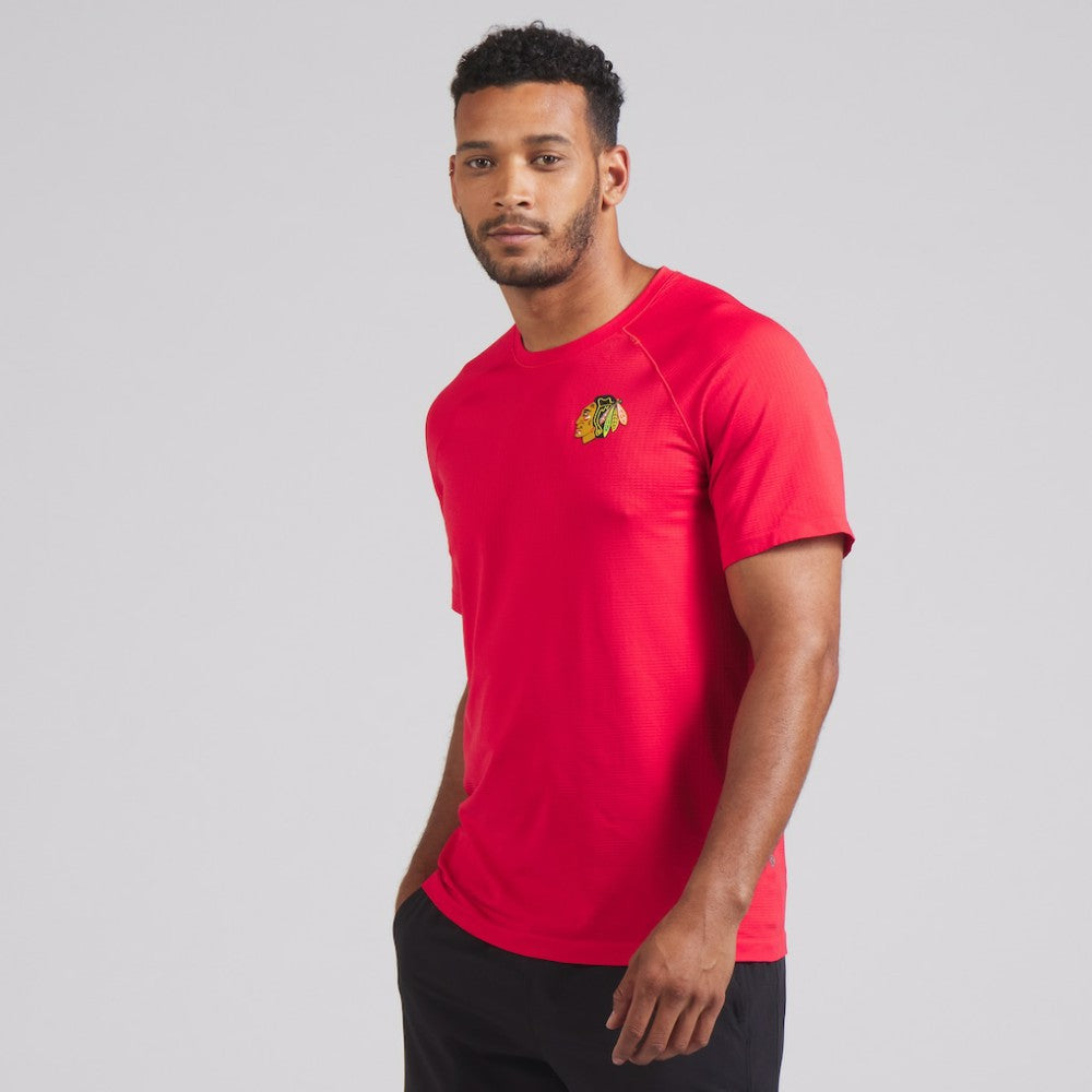 Chicago Blackhawks lululemon Metal Vent Tech Short-Sleeve Shirt - True Red - NHL 202165038