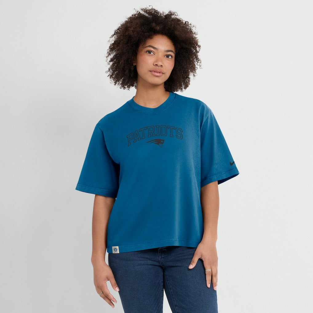 Nike New England Patriots Women's Glory Arch Boxy T-Shirt Blue