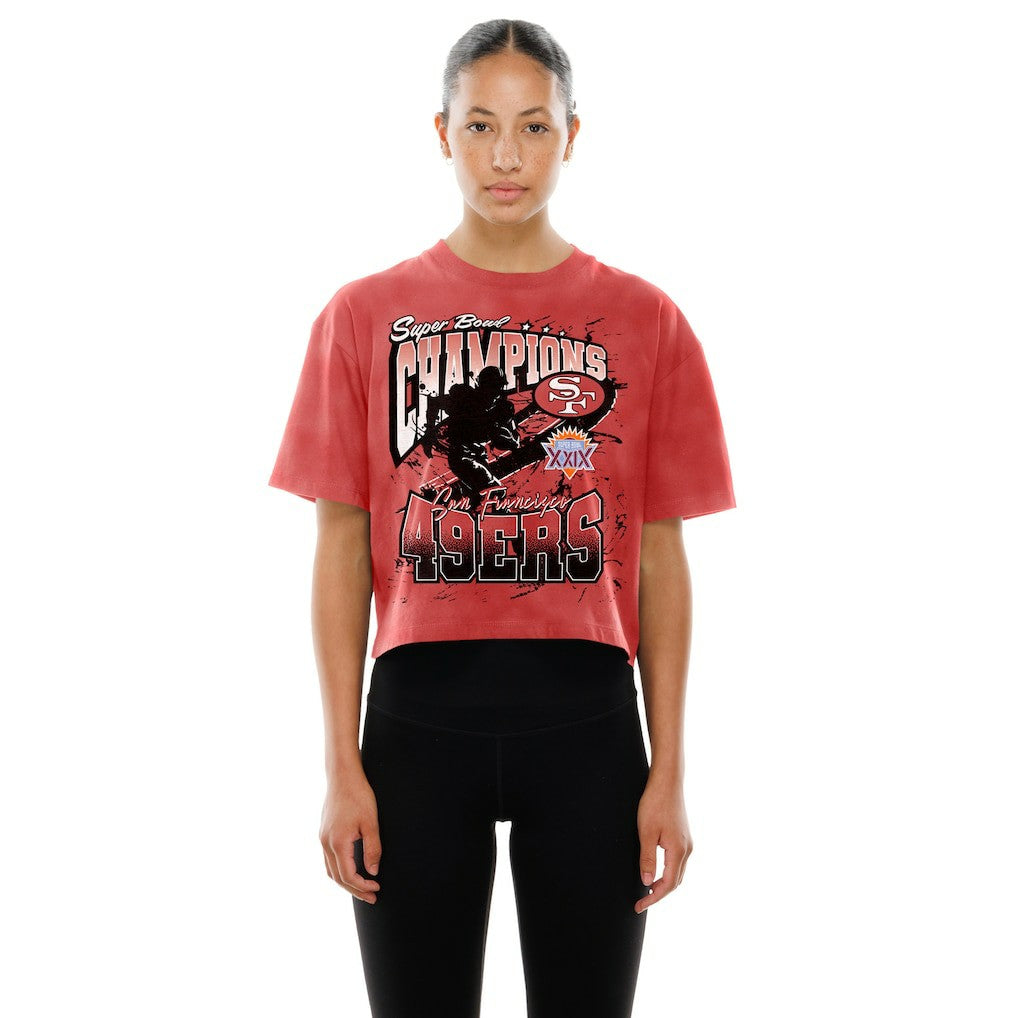 San Francisco 49ers New Era Women's Cropped Boxy Sport Classics Mineral Wash T-Shirt Scarlet