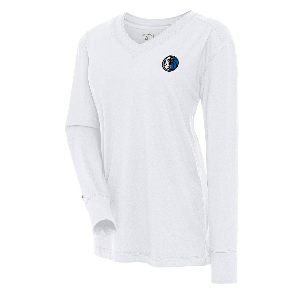 Dallas Mavericks Antigua Women's Symbolic Long Sleeve V-Neck Top White
