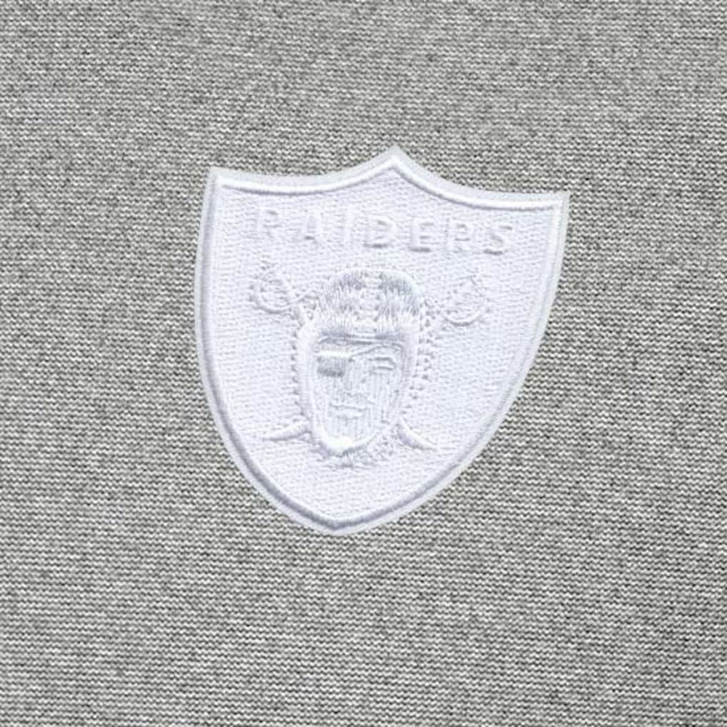 Las Vegas Raiders Antigua Subtle Quarter-Zip Top Heather Gray