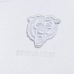Chicago Bears Antigua Women's Victory Crew Pullover Sweatshirt White