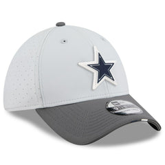 Dallas Cowboys New Era 2025 NFL Training Camp 39THIRTY Flex Hat Gray/Graphite