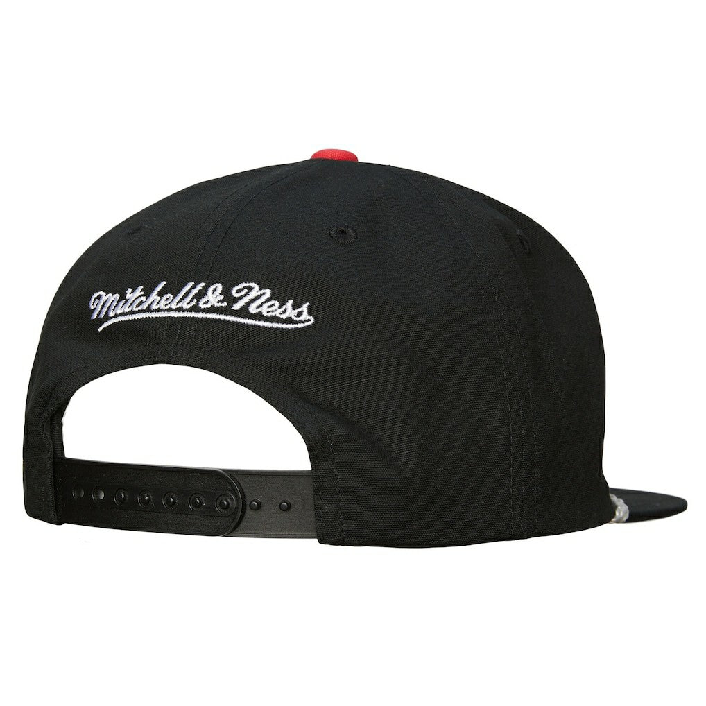 Chicago Bulls Ascend Deadstock Snapback Hat Black | Mitchell & Ness for sale